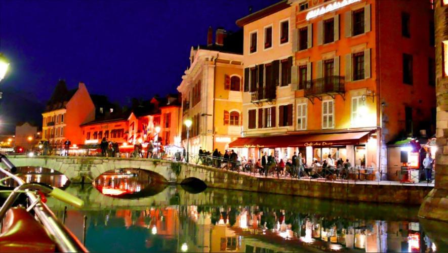 Spacious Modern 2 Bedroom Flat Great Location Old Town + Lake Annecy Bagian luar foto