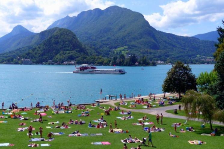 Spacious Modern 2 Bedroom Flat Great Location Old Town + Lake Annecy Bagian luar foto